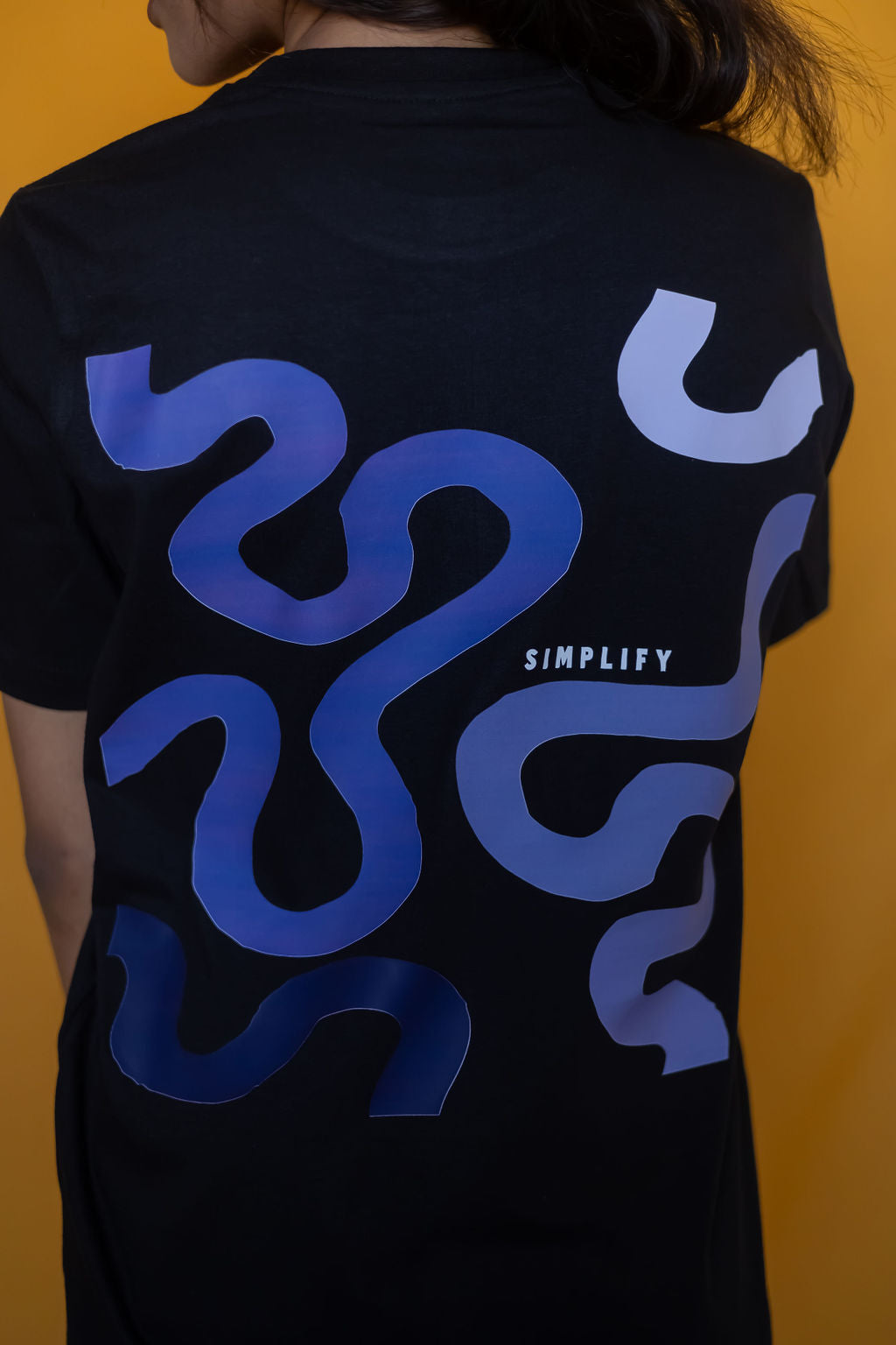 SIMPLIFY-COUPLE TEE