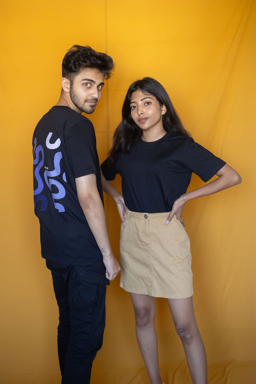 SIMPLIFY-COUPLE TEE