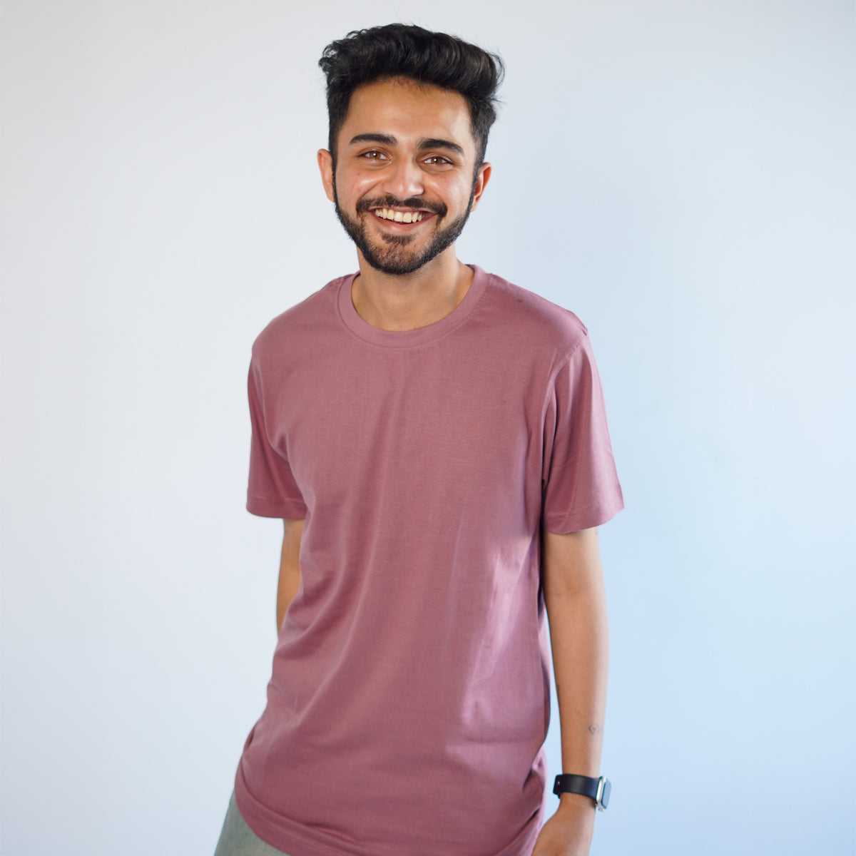 Onion Peel solid tee — men model